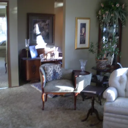 Desert Oasis B&B-2
